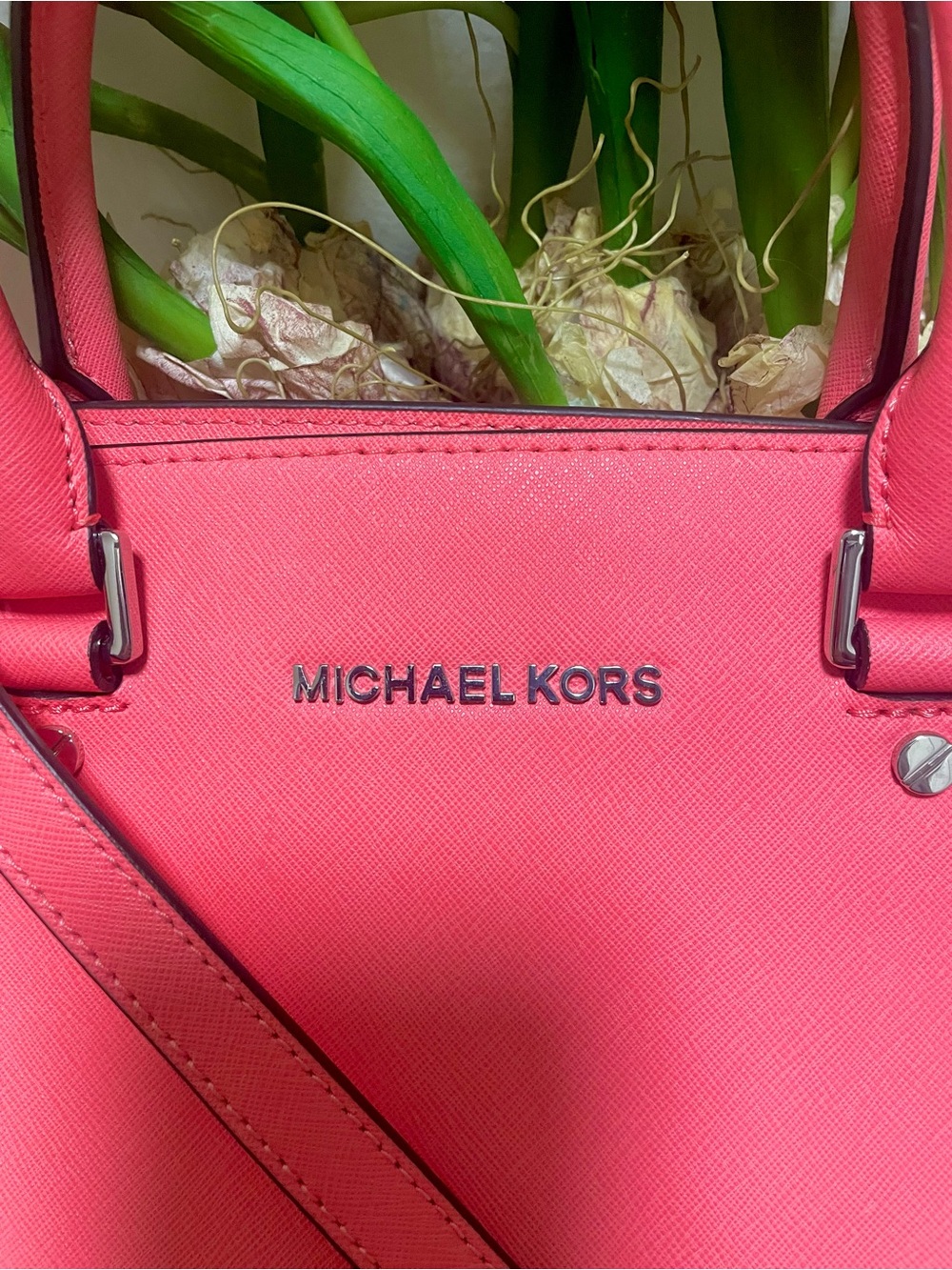 Like New Michael Kors Genuine Leather Pink Satchel convertible Selma - Picture 4 of 15